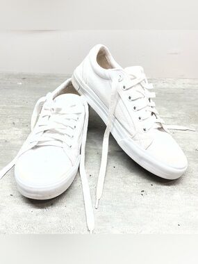 Taos‎ Footwear White Low-Top Canvas Sneakers